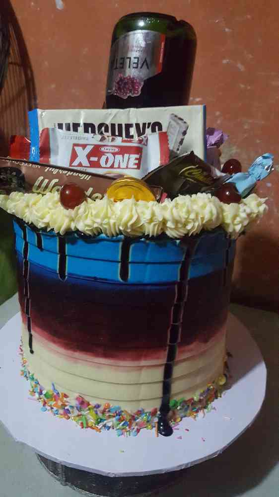ANNIVERSAY CAKES IN OJO,LAGOS. DPQENT WORLD.